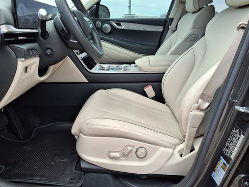 Certified 2026 Genesis GV80 2.5T Advanced AWD/4WD image 22