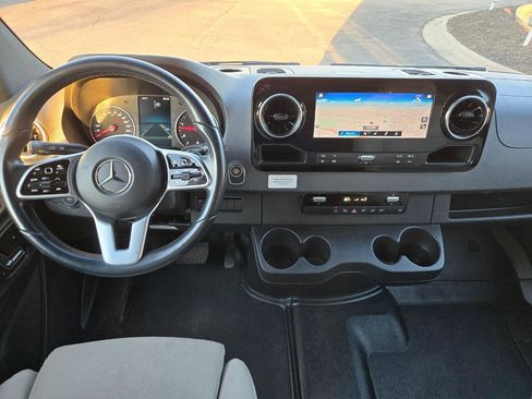 Used 2022 Mercedes-Benz Sprinter 3500 image 10