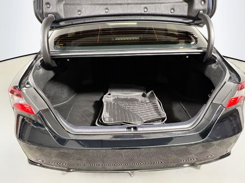 Used 2024 Toyota Camry SE image 33