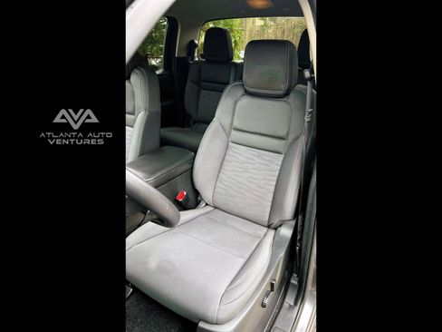 Used 2024 Nissan Frontier SV image 28