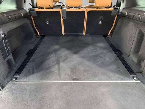 Used 2020 Land Rover Discovery HSE AWD/4WD image 8