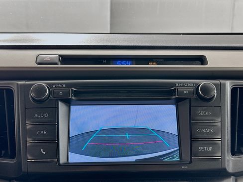 Used 2015 Toyota RAV4 LE FWD image 21