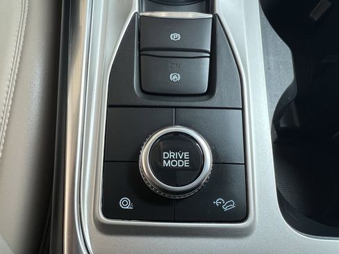 Used 2022 Ford Explorer XLT w/ Equipment Group 202A image 32