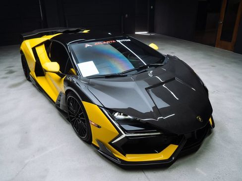 Used 2024 Lamborghini Revuelto AWD/4WD image 7