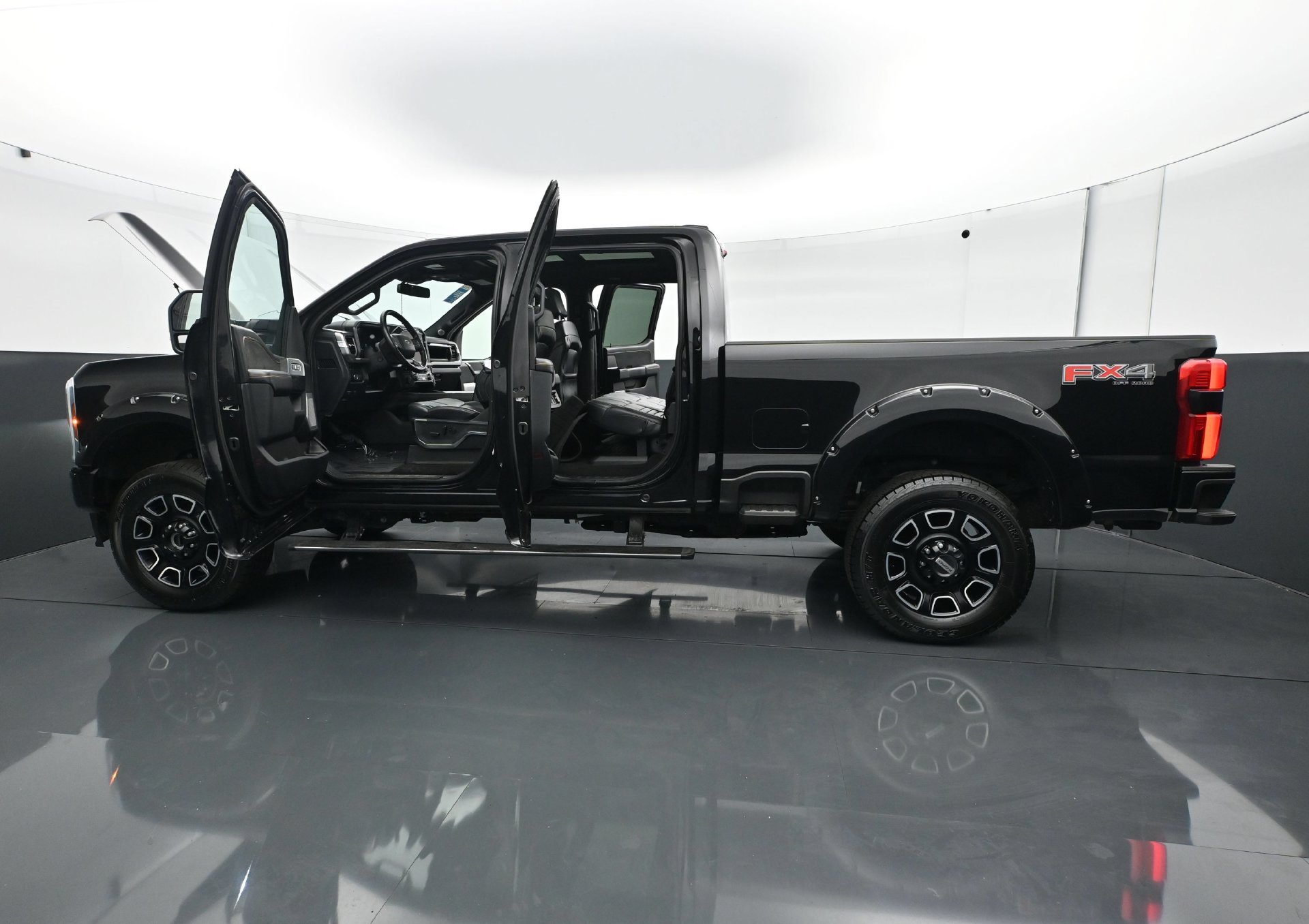 Used 2024 Ford F250 Platinum AWD/4WD image 31
