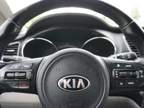 Used 2018 Kia Sedona LX w/ LX Essentials Premium Package FWD image 25