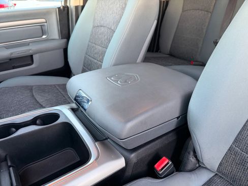 Used 2017 RAM 1500 Classic SLT AWD/4WD image 28