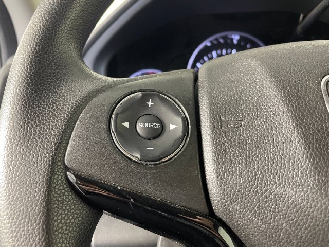 Used 2019 Honda HR-V LX image 11