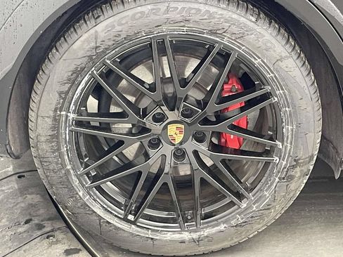 Certified 2025 Porsche Cayenne GTS AWD/4WD image 13