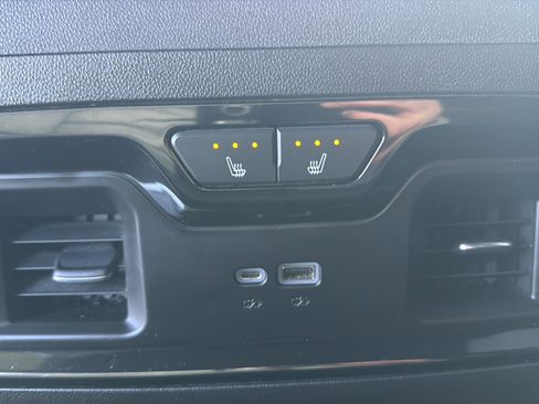 Used 2023 GMC Sierra 1500 AT4 w/ AT4 Premium Package image 16