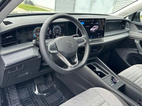 Certified 2025 Volkswagen Tiguan S AWD/4WD image 31