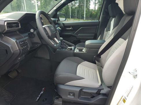 New 2025 Toyota Tacoma TRD Off-Road image 19