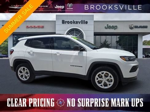 Certified 2024 Jeep Compass Latitude AWD/4WD image 1