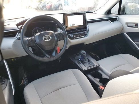 Used 2026 Toyota Corolla Cross L image 12