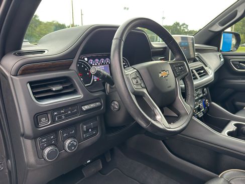 Used 2021 Chevrolet Tahoe Premier w/ Premium Package image 11