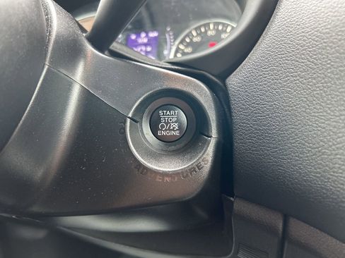 Used 2019 Jeep Renegade Latitude image 32