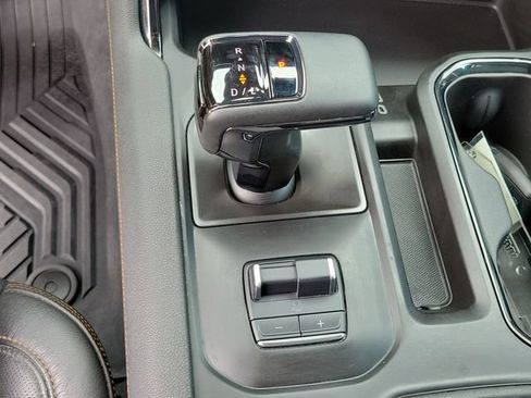 Used 2024 GMC Sierra 1500 AT4 w/ AT4 Premium Package AWD/4WD image 28