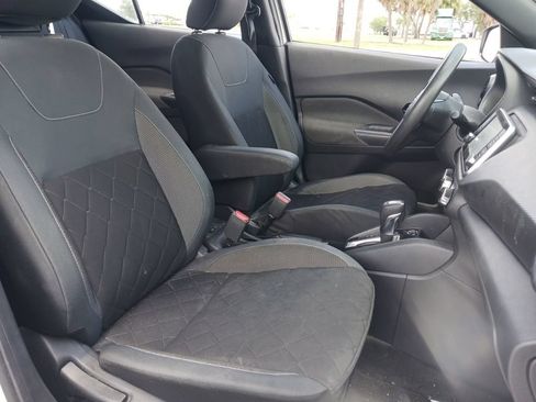 Used 2020 Nissan Kicks S FWD image 16