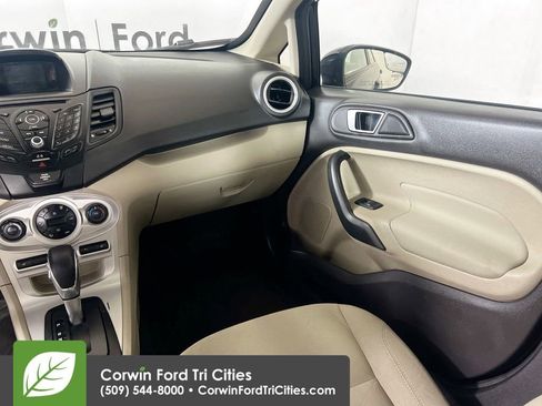 Used 2016 Ford Fiesta SE w/ Cold Weather Package FWD image 26