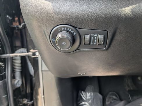 Used 2022 Jeep Compass Limited AWD/4WD image 12