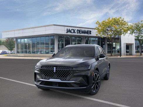 Used 2026 Lincoln Nautilus Reserve image 2