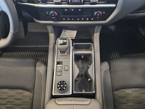 New 2025 Nissan Pathfinder SV w/ Black Appearance Package image 19