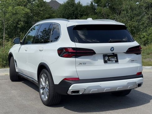 Used 2026 BMW X5 xDrive50e w/ Premium Package image 4