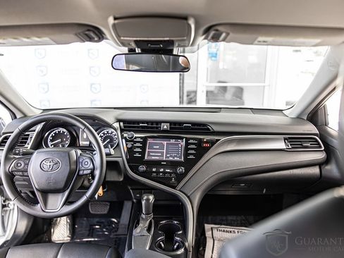 Used 2020 Toyota Camry SE FWD image 33