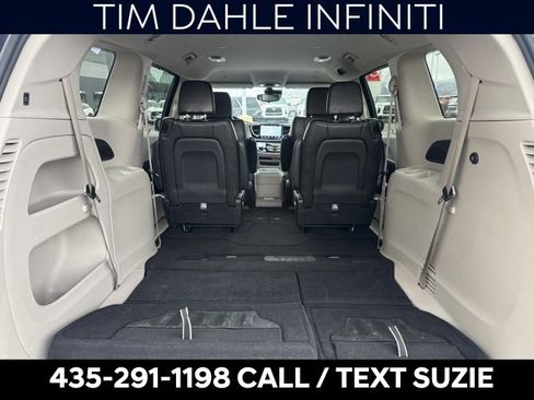 Used 2023 Chrysler Pacifica Touring-L image 16