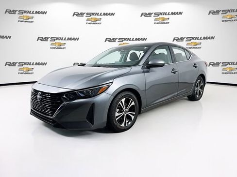Used 2024 Nissan Sentra SV image 3