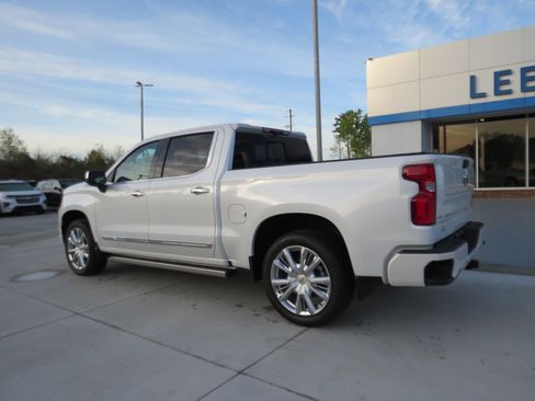 Used 2025 Chevrolet Silverado 1500 High Country image 3