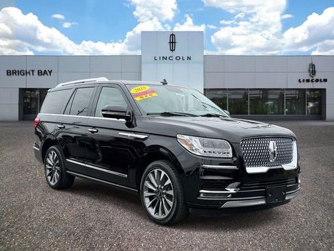 Used 2018 Lincoln Navigator Select image 1