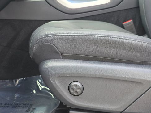 Used 2025 Mercedes-Benz GLS 450 4MATIC image 35