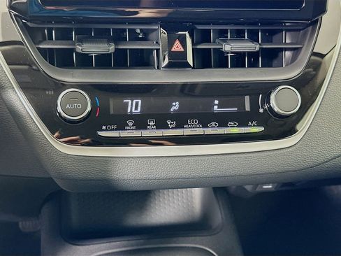 Used 2025 Toyota Corolla LE image 16