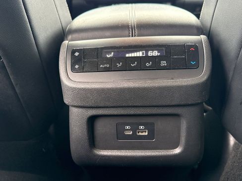 Used 2022 Nissan Pathfinder SL image 19