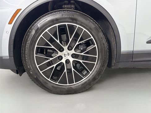 Certified 2026 Porsche Macan Electric RWD image 11