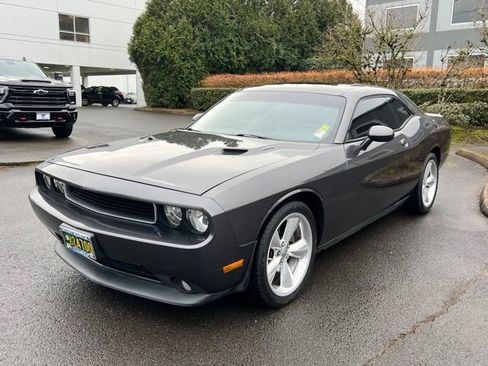 Used 2014 Dodge Challenger R/T image 3