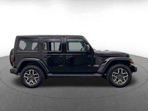Used 2025 Jeep Wrangler Unlimited Sahara AWD/4WD image 10