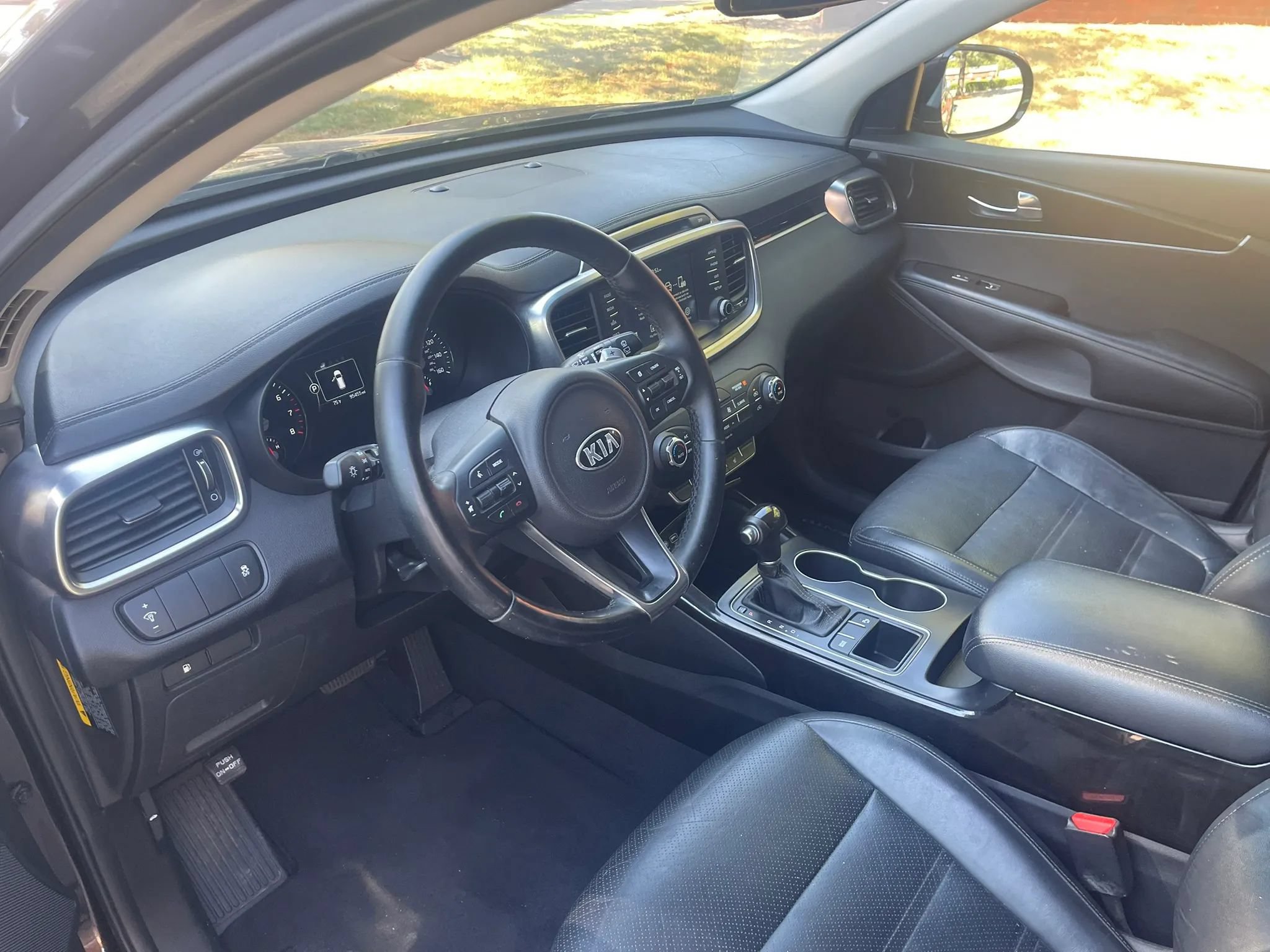 Used 2017 Kia Sorento EX FWD image 11