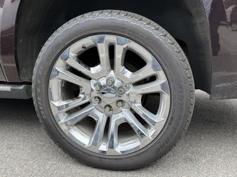 Used 2020 Chevrolet Suburban Premier w/ Premier Plus Edition image 4