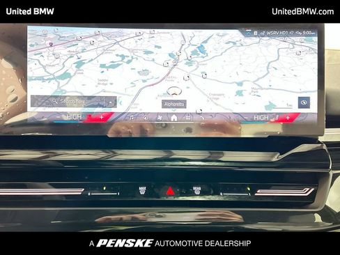 Used 2025 BMW 530i w/ Premium Package image 18