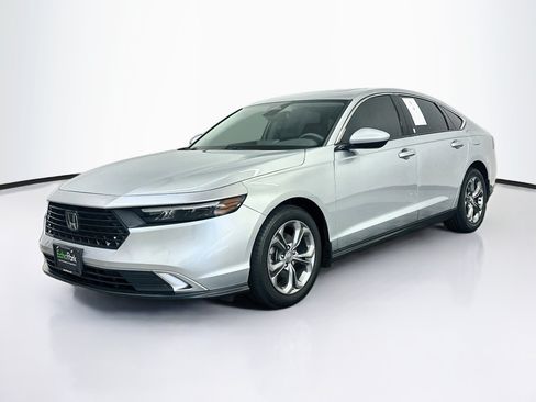 Used 2024 Honda Accord EX image 3