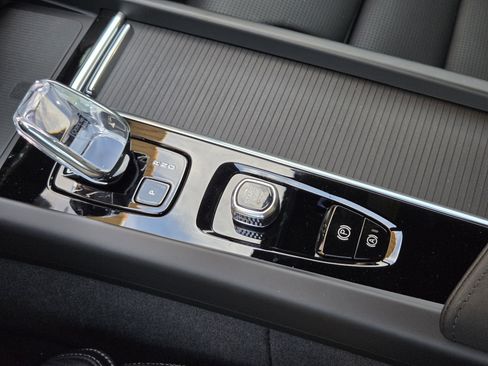 New 2026 Volvo XC60 B5 Ultra w/ Protection Package Premier image 23