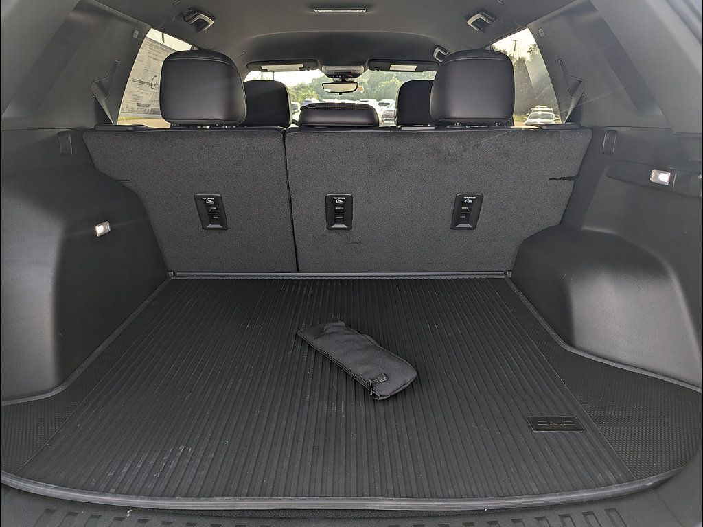 New 2027 GMC Terrain Elevation w/ Elevation Premium Package AWD/4WD image 15