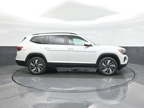 New 2026 Volkswagen Atlas SE FWD image 8