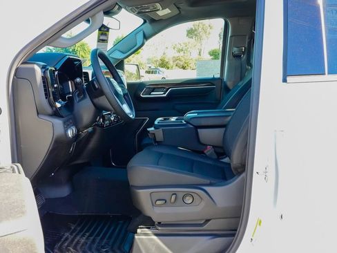 New 2026 GMC Sierra 1500 SLE w/ Preferred Package AWD/4WD image 14