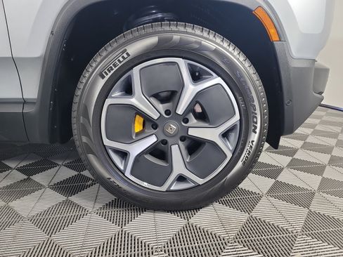 Used 2024 Rivian R1S Adventure AWD/4WD image 11