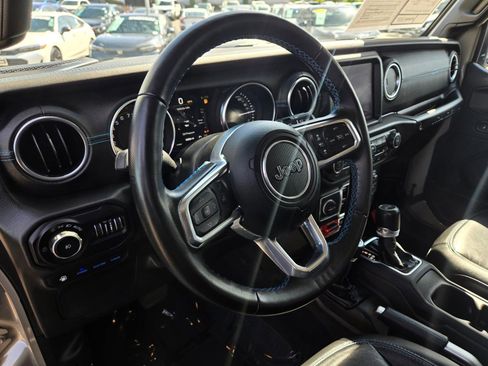 Used 2022 Jeep Wrangler Unlimited Rubicon 4xe w/ Cold Weather Group AWD/4WD image 12