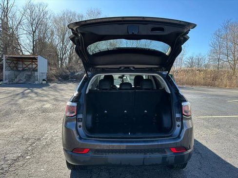 Certified 2019 Jeep Compass Latitude image 14