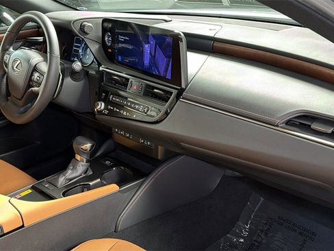 Certified 2023 Lexus ES 350 w/ Premium Package image 11